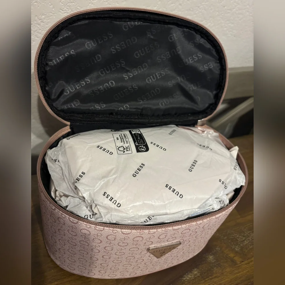 GUESS - Junction Travel Bag NEW! - Picture 4 of 17